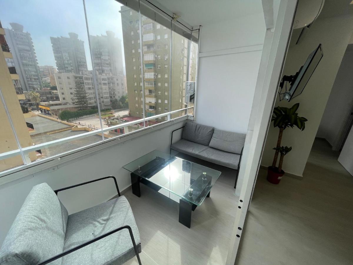 Studio Appartament Bright City Nuevo! 托雷莫利诺斯 外观 照片